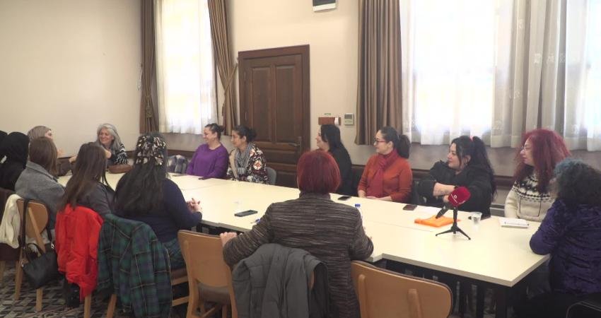 Osmangazi’de kadınlar ağaç sembolizmiyle haklarını keşfetti Osmangazi Belediyesi’nin, kadınların toplumsal hayatta daha güçlü bir yer edinmesine