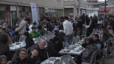 Osmangazi Belediyesi, bu yıl iftar programlarının sonuncusunu Gülbahçe Mahallesi’nde gerçekleştirdi.