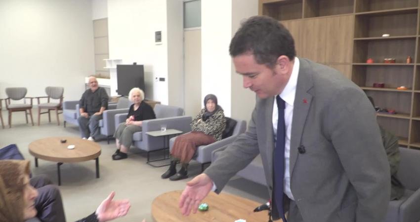 Osmangazi Belediyesi, 18-24 Mart Yaşlılara Saygı Haftası kapsamında Osmangazi Belediyesi