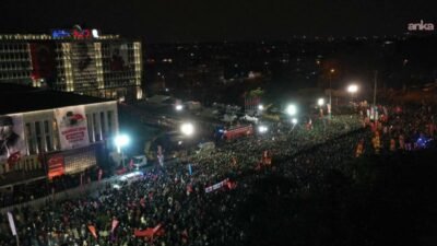 19 Mart operasyonunun birinci yılında dün akşam Saraçhane'de gerçekleştirilen mitingin