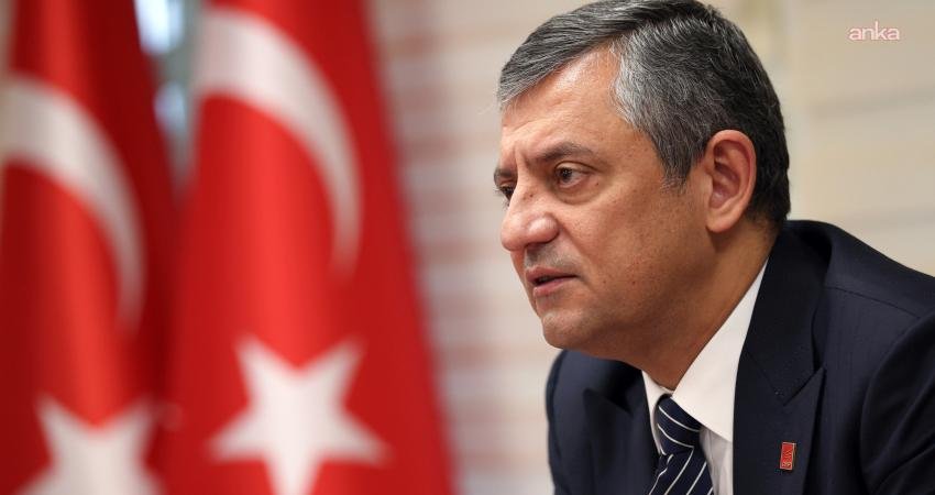 Özgür Özel: “Bin aydan daha hayırlı olduğu müjdelenen Kadir Gecesi mübarek olsun” CHP Genel Başkanı Özgür Özel, “Kur’an-ı Kerim’in ilk ayetlerinin indirildiği,