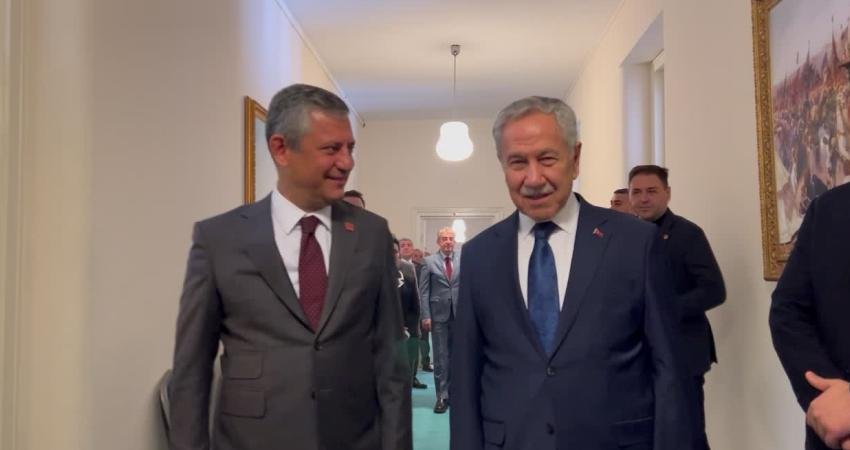 CHP Genel Başkanı Özgür Özel, eski TBMM Başkanı Bülent Arınç’ı