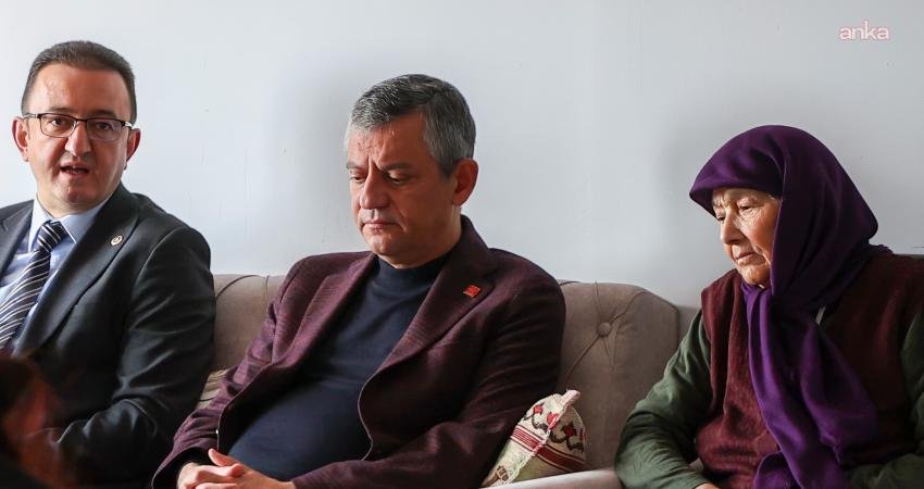 CHP Genel Başkanı Özgür Özel, İstanbul Çekmeköy’de görev yaptığı okulda