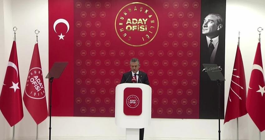 Özgür Özel, önlem paketini açıkladı: “İktidarımızda devletimizi güçlü, yurttaşlarımızı güvende tutacağız. Adaletsizlikleri, haksızlıkları nihayete erdireceğiz” CHP Genel Başkanı Özgür Özel, partisinin Cumhurbaşkanlığı Aday Ofisi Yürütme