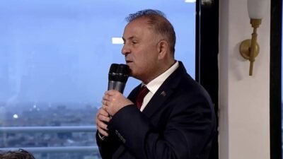 CHP Genel Başkanı Özgür Özel, ramazan ayının son iftarını İBB