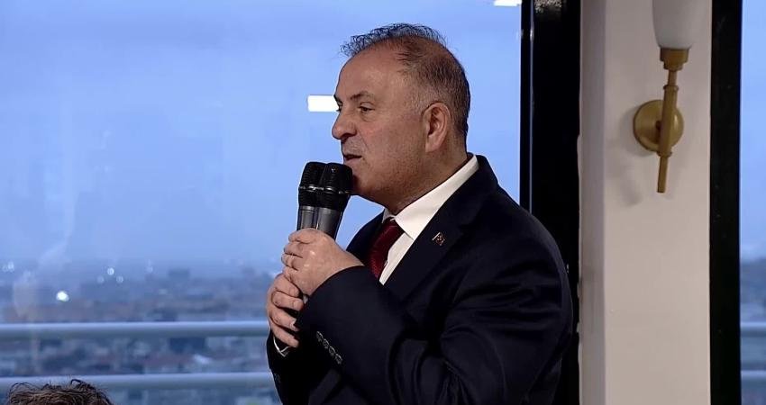 CHP Genel Başkanı Özgür Özel, ramazan ayının son iftarını İBB