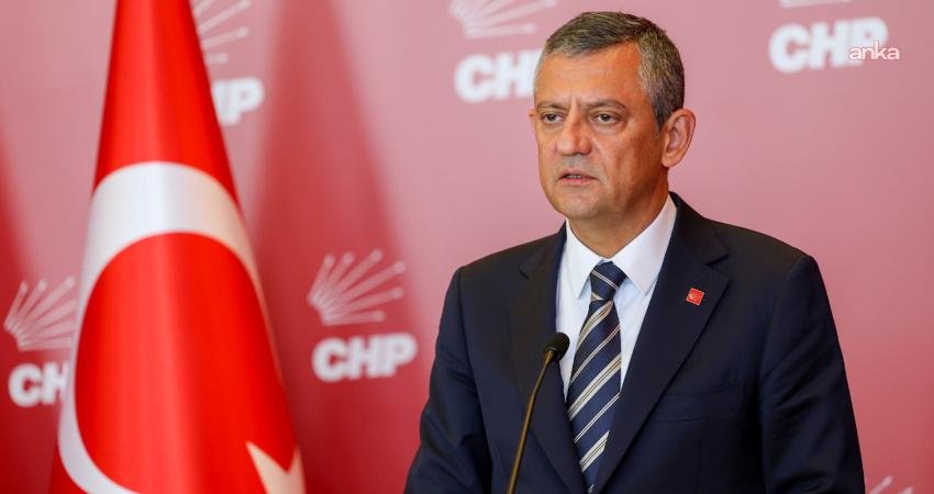 Özgür Özel’den İkizköylü Esra Işık’ın tutuklanmasına tepki: Bir annenin direncini, kızının özgürlüğü ile sınayan bu kara düzene yazıklar olsun CHP Genel Başkanı Özgür Özel, Esra Işık'ın tutuklanmasına tepki göstererek,