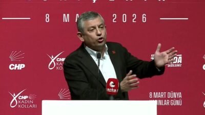 CHP Genel Başkanı Özgür Özel, Eskişehir’de katıldığı 8 Mart Kadınlar