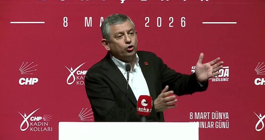 CHP Genel Başkanı Özgür Özel, Eskişehir’de katıldığı 8 Mart Kadınlar