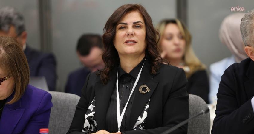 Özlem Çerçioğlu: “Özgür Özel, mesnetsiz ithamlarla şahsıma ve aileme yönelik attığı iftiraların hesabını yargı önünde verecektir” Aydın Büyükşehir Belediye Başkanı Özlem Çerçioğlu, “CHP Genel Başkanı Özgür
