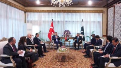 Pakistan Dışişleri Bakanlığı'ndan yapılan açıklamada, Dışişleri Bakanı Hakan Fidan ve