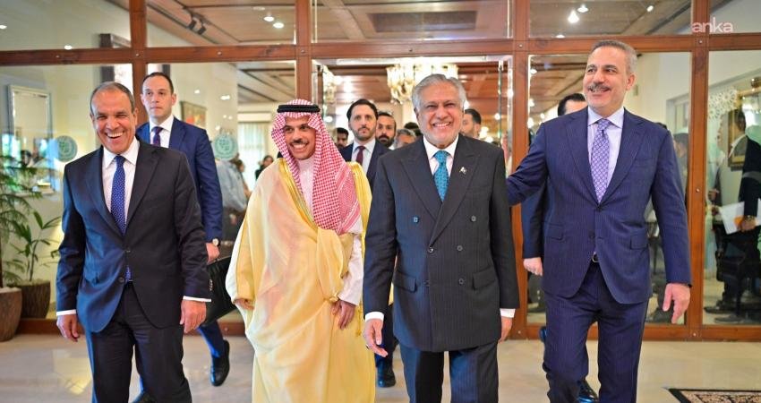 Pakistan Dışişleri Bakanı, ABD ve İran arasındaki olası müzakereler için Çin’e ziyarette bulunacak Pakistan Dışişleri Bakanı Ishaq Dar, Pakistan’ın ABD ile İran arasında ev