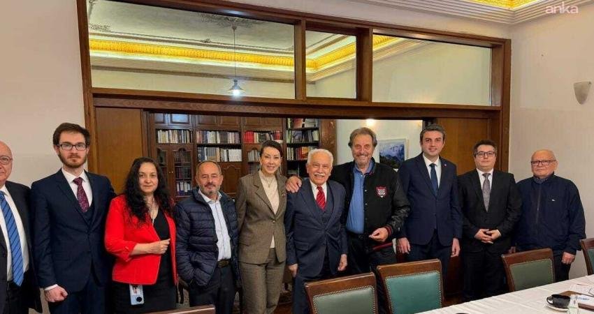 Perinçek, Errol Graham Musk ve Musk’ın danışmanı Nathan Browne görüştü Vatan Partisi Genel Başkanı Doğu Perinçek, Rusya'nın Rodina Partisi heyetiyle