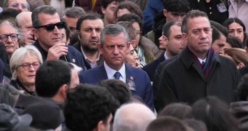 Prof. Dr. İlber Ortaylı için Galatasaray Üniversitesi’nde anma töreni Tedavi gördüğü hastanede 13 Mart'ta yaşamını yitiren tarihçi Prof. Dr.