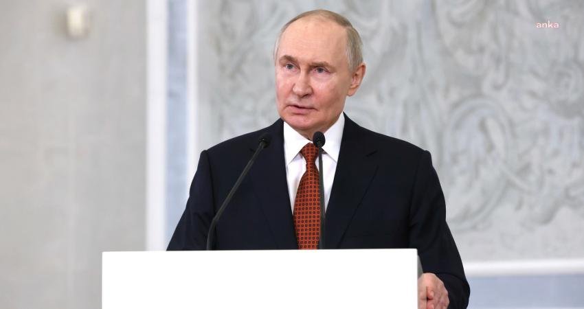 Rusya Devlet Başkanı Putin: “İran savaşının sonuçları, COVID-19 pandemisinin sonuçları kadar ciddi olabilir” Rusya Devlet Başkanı Vladimir Putin, Orta Doğu’daki çatışmanın sonuçlarının öngörülmesinin