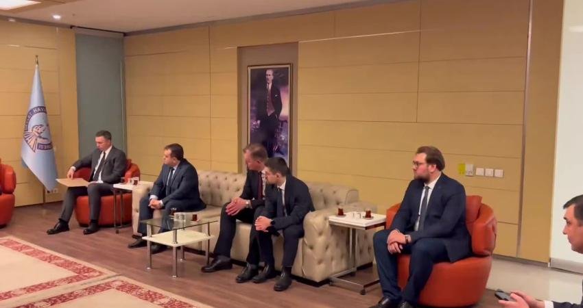 Rusya’nın yeni Ankara Büyükelçisi Sergey Verşinin Türkiye’ye geldi Rusya Federasyonu tarafından Türkiye'ye "Olağanüstü ve Tam Yetkili Büyükelçi" olarak