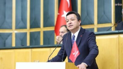 Saadet Partisi Genel Başkanı Mahmut Arıkan, Ünye Fen Lisesi öğrencilerini taşıyan