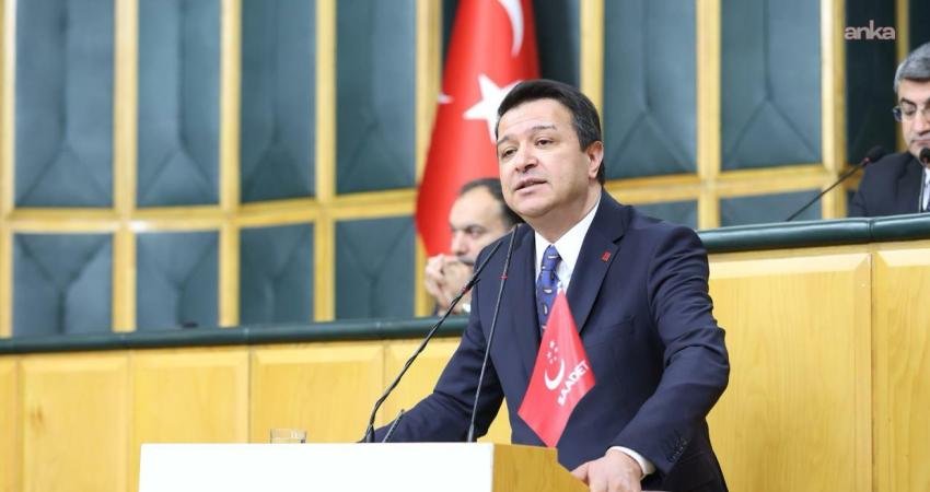 Saadet Partisi Genel Başkanı Mahmut Arıkan, Ünye Fen Lisesi öğrencilerini taşıyan