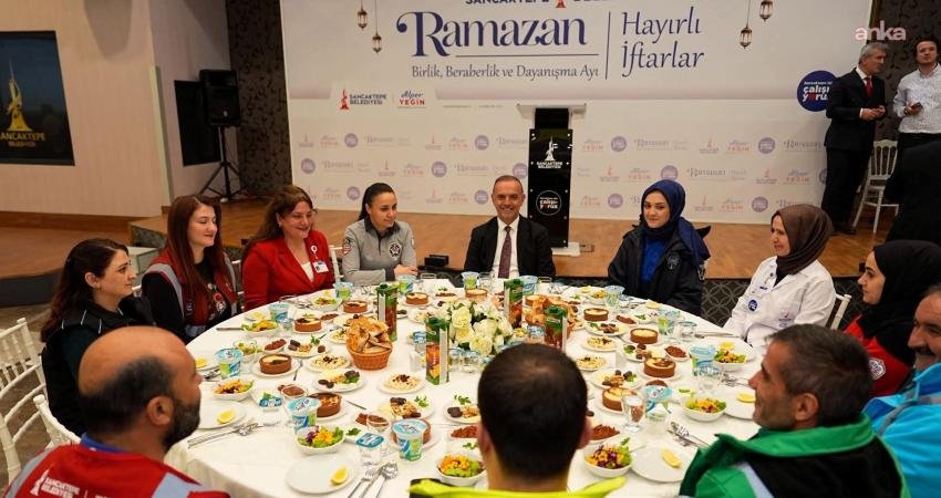 Sancaktepe Belediye Başkanı Alper Yeğin, Ramazan Bayramı öncesinde düzenlenen iftar