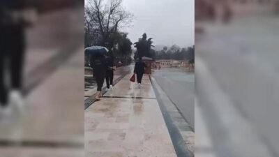 Şanlıurfa’da günlerdir etkili olan sağanak, Balıklıgöl’de taşkına yol açarak suyun