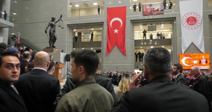 Savcı Mehmet Selim Kiraz, şehit edilişinin 11’inci yıl dönümünde Çağlayan’da anıldı İstanbul Cumhuriyet Savcısı Mehmet Selim Kiraz, görevi başında uğradığı terör