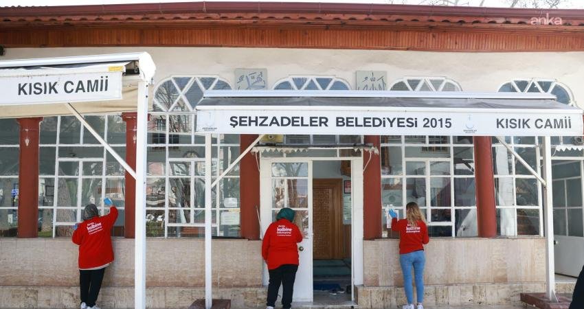 Şehzadeler Belediyesi, ramazan ayı boyunca ilçe genelindeki ibadethanelerde gerçekleştirdiği temizlik