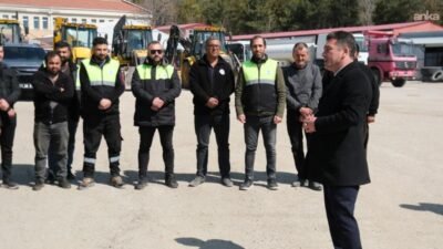 Sivrihisar Belediye Başkanı Habil Dökmeci, Ramazan Bayramı öncesinde belediye personeliyle