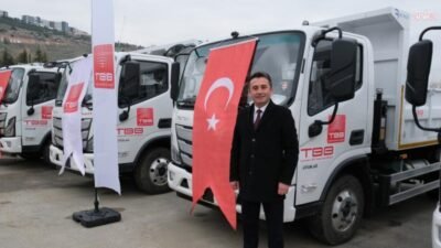 Sivrihisar Belediyesi, hizmet kapasitesini artırmak amacıyla filosunu yeni araçlarla güçlendirdi. Belediye