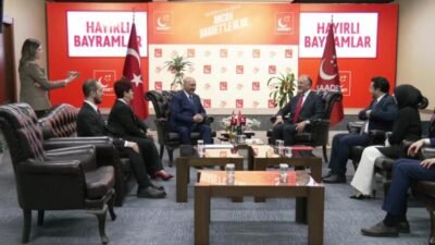 Ramazan Bayramı dolayısıyla AK Parti heyeti Saadet Parti heyetini ziyaret