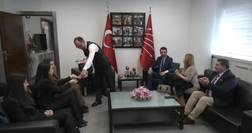 ANAP, Milli Yol Partisi ve Bağımsız Türkiye Partisi heyetleri CHP ile bayramlaştı Ramazan Bayramı dolayısıyla Anavatan Partisi, Milli Yol Partisi ve Bağımsız