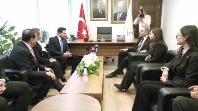 Ramazan Bayramı dolayısıyla siyasi partiler arası bayramlaşma kapsamında, CHP heyeti,