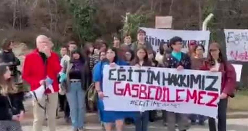 SOL Parti,  19 Mart eylemlerine katıldıkları gerekçesiyle uzaklaştırma cezası alan