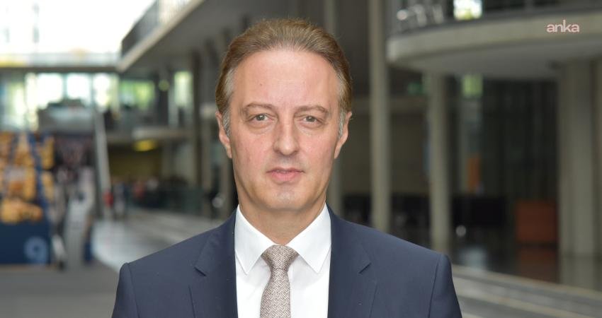 SPD Milletvekili Karaahmetoğlu’ndan Başbakan Merz’e tepki: “Kadına şiddeti göçmenler üzerinden siyasallaştırmak sorumsuzluk” Almanya Sosyal Demokrat Parti (SPD) Federal Meclis Milletvekili Macit Karaahmetoğlu,