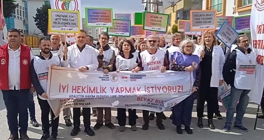 Türk Tabipleri Birliği ve tabip odalarının düzenlediği “Beyaz Yürüyüş” kapsamında