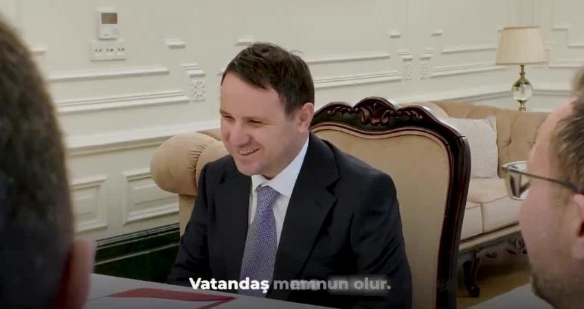 TBB Başkanı Sağkan’dan Bakan Gürlek’e ziyaret… Gürlek: TBB ile yakın iş birliği içinde adalet camiamızın taleplerini karşılamaya yönelik çalışmalarımızı sürdüreceğiz Adalet Bakanı Akın Gürlek, Türkiye Barolar Birliği Başkanı Erinç Sağkan