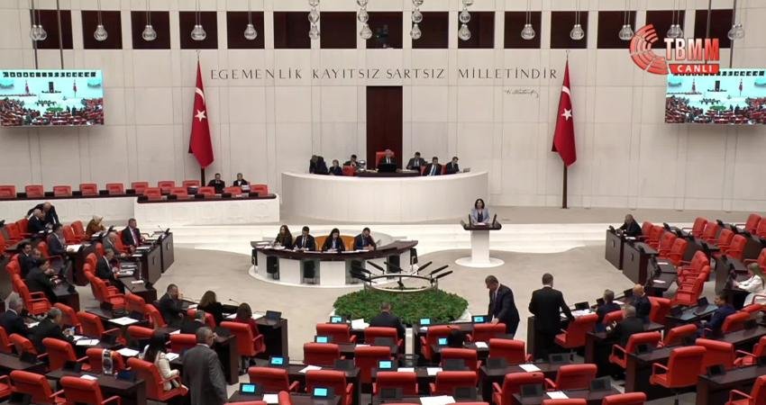 TBMM Genel Kurulu’nda DEM Parti’nin medyadaki şiddetin meşrulaştırılmasına ilişkin önerisi AK Parti-MHP oylarıyla reddedildi TBMM Genel Kurulu'nda DEM Parti'nin medyadaki şiddet içeriklerinin olumsuz etkilerinin ve