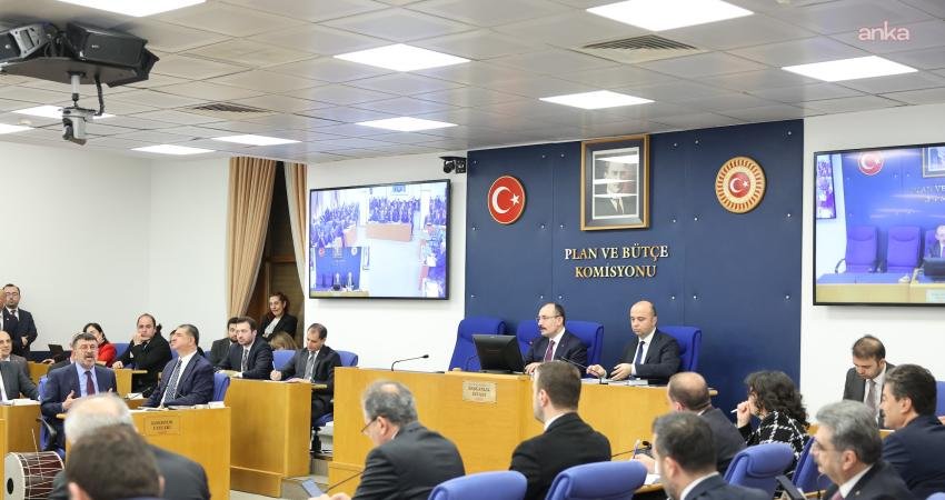 CHP’li Ocaklı’dan AK Partili Şahin’e: Emekli maaşını asgari ücret seviyesine getirmek için çaba göster. Bu kabul edilmezse de oturma orada CHP Rize Milletvekili Tahsin Ocaklı, TBMM Plan ve Bütçe Komisyonu'nda