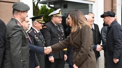 Tekirdağ Valiliği tarafından düzenlenen geleneksel bayramlaşma programı, Büyükşehir Belediye Başkanı