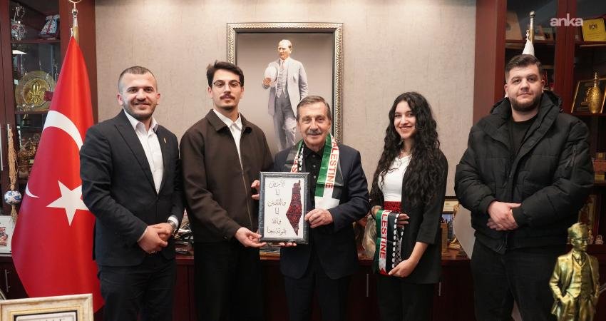 Tepebaşı Belediye Başkanı Ahmet Ataç, Türkiye ve Kuzey Kıbrıs Filistinli