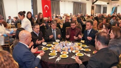 Tepebaşı Belediye Başkanı Ahmet Ataç, Eskişehir’de görev yapan mahalle muhtarları
