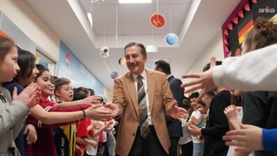 Tepebaşı Belediye Başkanı Ahmet Ataç, eğitim kurumlarına yönelik ziyaretleri kapsamında