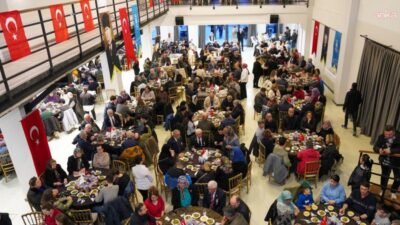 Tepebaşı Belediye Başkanı Ahmet Ataç, şehit yakınları, gaziler ve aileleriyle