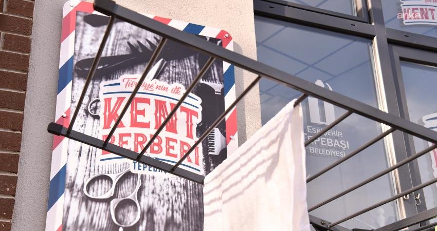 Tepebaşı Belediyesi, "Kent Berberi" uygulamasıyla dar ve sabit gelirli vatandaşlara