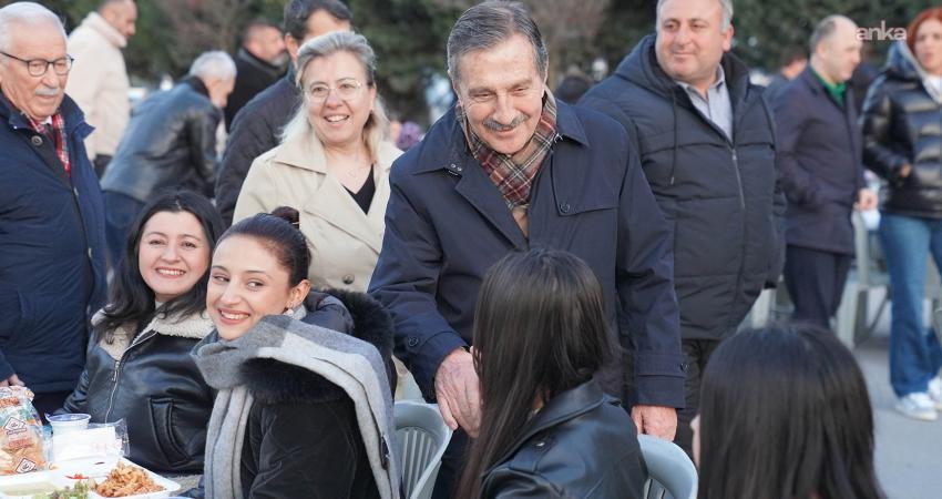 Tepebaşı Belediyesi’nin ramazan ayı dolayısıyla Yaşamkent Mahallesi’nde düzenlediği geleneksel sokak