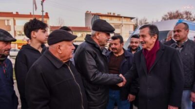 Tepebaşı Belediyesi’nin Muttalip Mahallesi’nde düzenlediği sokak iftarında, 2 bin vatandaş