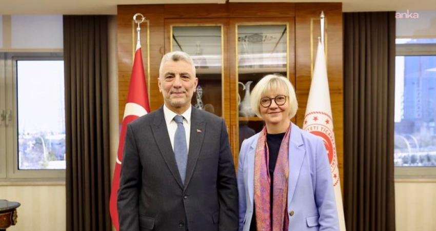  
Ticaret Bakanı Ömer Bolat, Almanya’nın Ankara Büyükelçisi Sibylle Katharina Sorg ile görüştü. Bolat, "Sayın