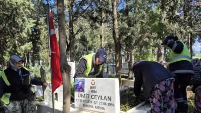 Torbalı Belediyesi’nden şehit mezarlıklarında bakım ve onarım çalışması Torbalı Belediyesi ekipleri, ilçede etkili olan yoğun yağışların ardından şehit