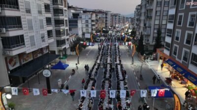 Torbalı Belediyesi, ramazan ayının ilk toplu iftar organizasyonunu, Muratbey Mahallesi