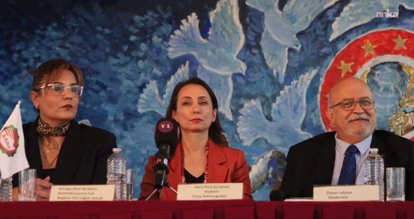 Tülay Hatimoğulları Almanya’da “Demokrasi, Adalet, Toplumsal Barış Konferansı”na katıldı DEM Parti Eş Genel Başkanı Tülay Hatimoğulları, Almanya’nın Mannheim kentinde