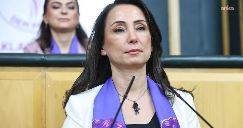 Tülay Hatimoğulları: “Halepçe Katliamı uluslararası toplum tarafından soykırım olarak tanınmalı” DEM Parti Eş Genel Başkanı Tülay Hatimoğulları, Halepçe Katliamı'nın 38'inci